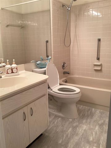 2512 LANCASTER DRIVE 2512, Sun City Center, FL 33573