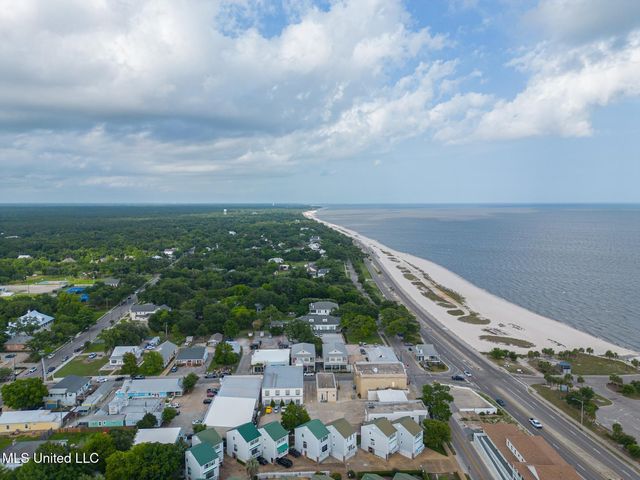 120 Beachview Drive, Pass Christian, MS 39571