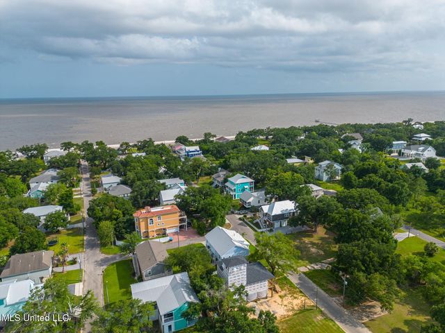 120 Beachview Drive, Pass Christian, MS 39571