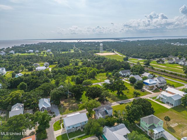 120 Beachview Drive, Pass Christian, MS 39571