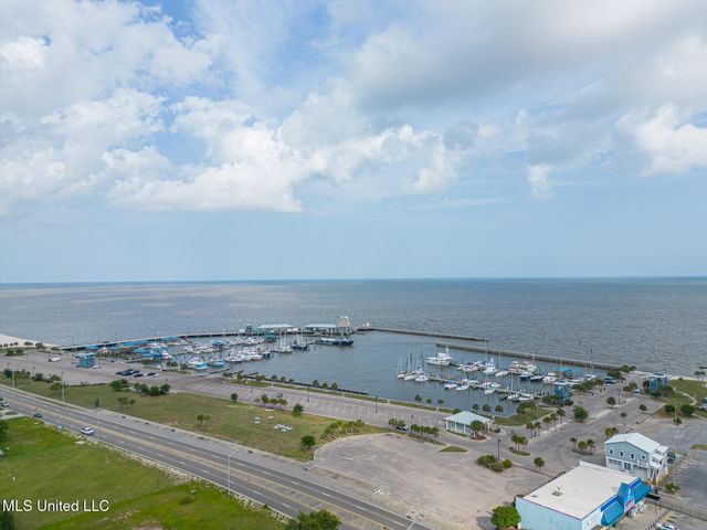 120 Beachview Drive, Pass Christian, MS 39571