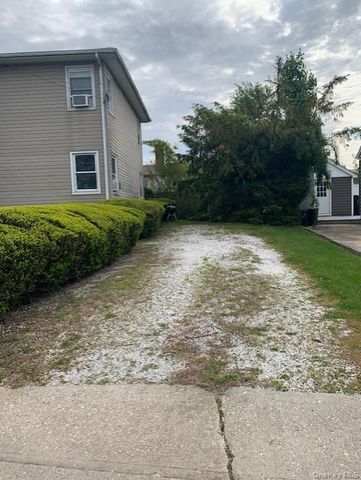 2 Vanata Court, Hempstead, NY 11550