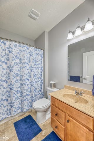 13782 Park Royal Way, Fishers, IN 46037