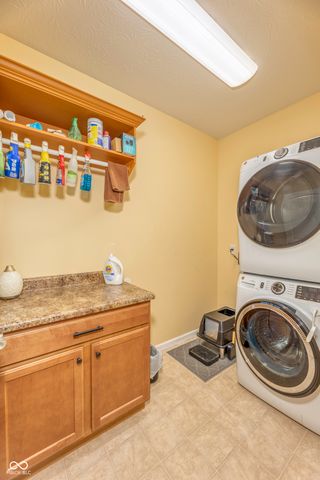 13782 Park Royal Way, Fishers, IN 46037