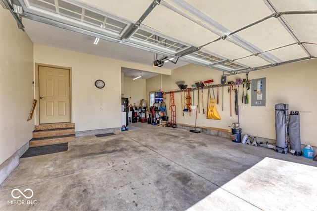 13782 Park Royal Way, Fishers, IN 46037