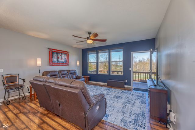 13782 Park Royal Way, Fishers, IN 46037