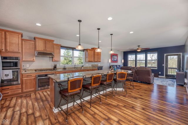 13782 Park Royal Way, Fishers, IN 46037