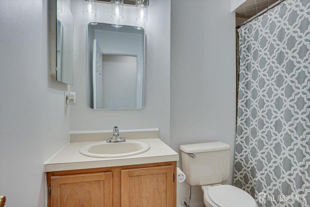 822 Darlington Drive, Old Bridge, NJ 08857