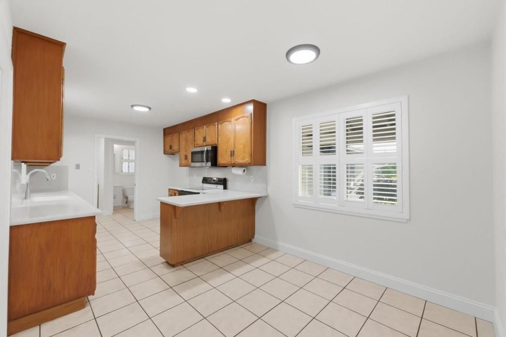 Image 8 of property listing at 762 Westridge Drive, San Jose, CA 95117