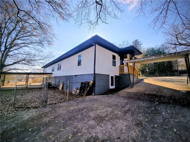 226 Holder Street, Pickens, SC 29671