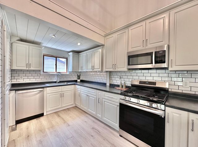 2658 6th Avenue E, North Saint Paul, MN 55109