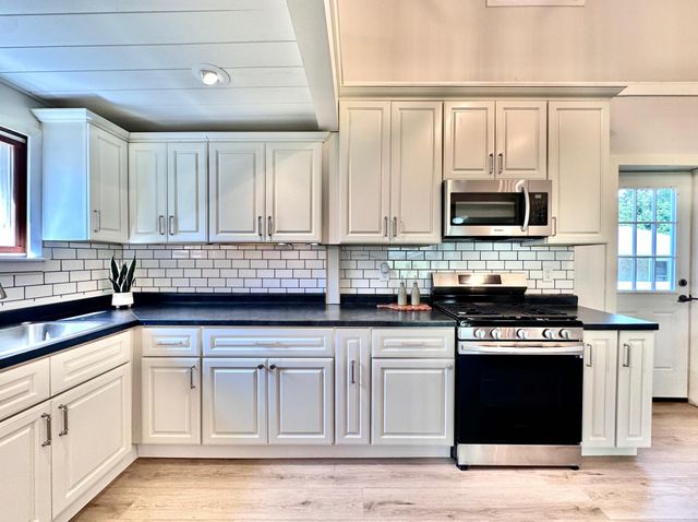 2658 6th Avenue E, North Saint Paul, MN 55109