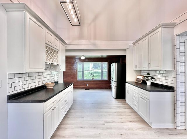 2658 6th Avenue E, North Saint Paul, MN 55109