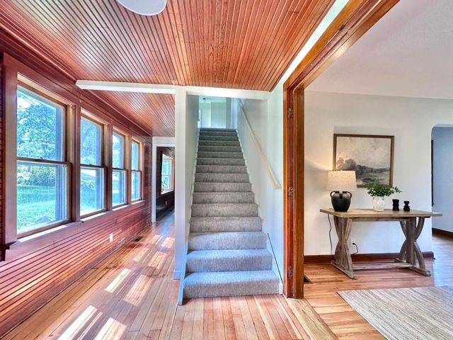 2658 6th Avenue E, North Saint Paul, MN 55109