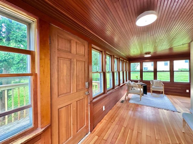2658 6th Avenue E, North Saint Paul, MN 55109