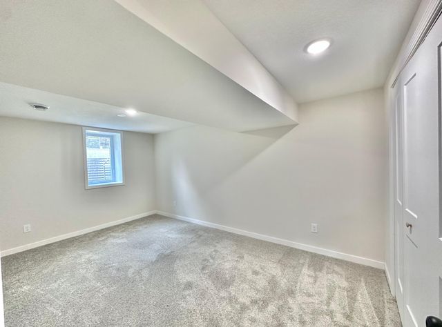 2658 6th Avenue E, North Saint Paul, MN 55109