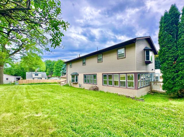 2658 6th Avenue E, North Saint Paul, MN 55109