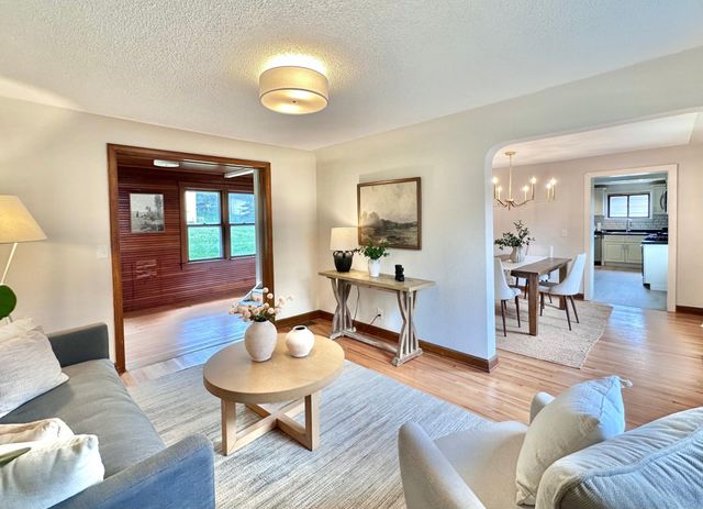 2658 6th Avenue E, North Saint Paul, MN 55109