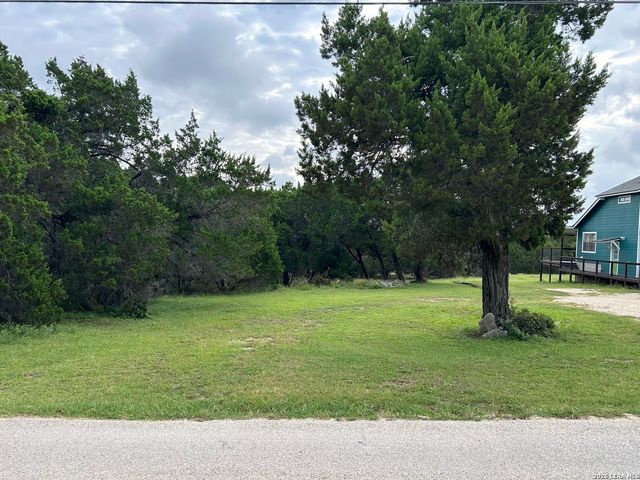 144 N SCENIC LOOP, Canyon Lake, TX 78133
