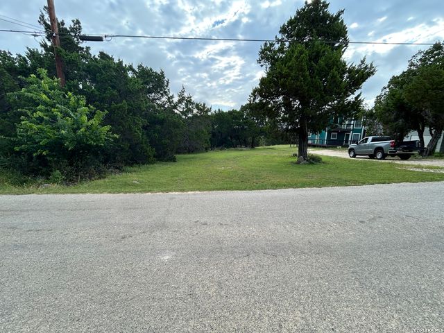 144 N SCENIC LOOP, Canyon Lake, TX 78133