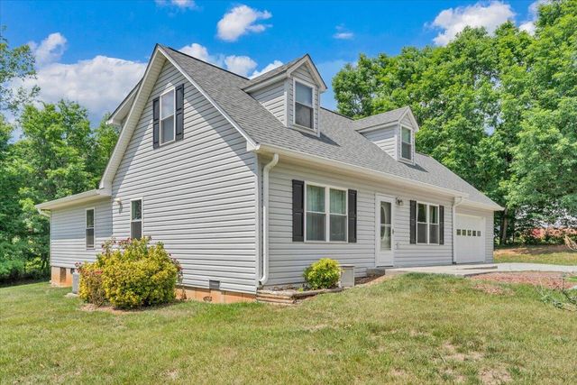 139 Dalewood LN, Rocky Mount, VA 24151