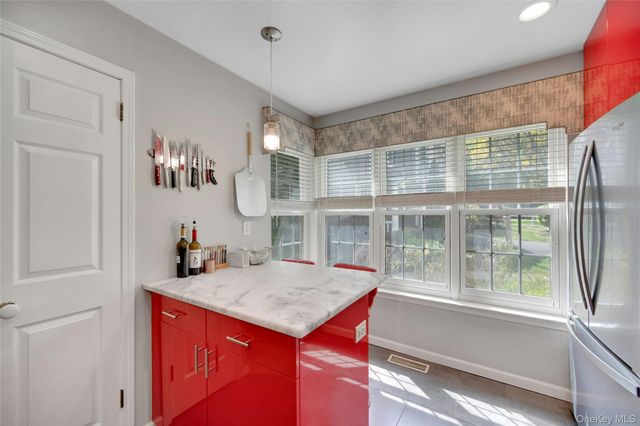 1102 Pondside Drive, White Plains, NY 10607