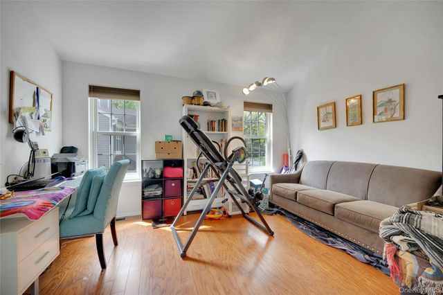 1102 Pondside Drive, White Plains, NY 10607