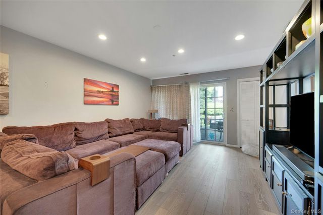 1102 Pondside Drive, White Plains, NY 10607