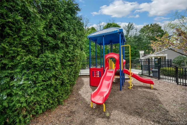 1102 Pondside Drive, White Plains, NY 10607