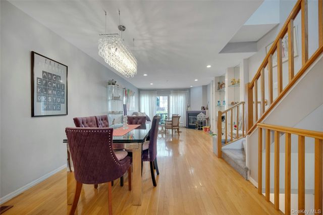 1102 Pondside Drive, White Plains, NY 10607