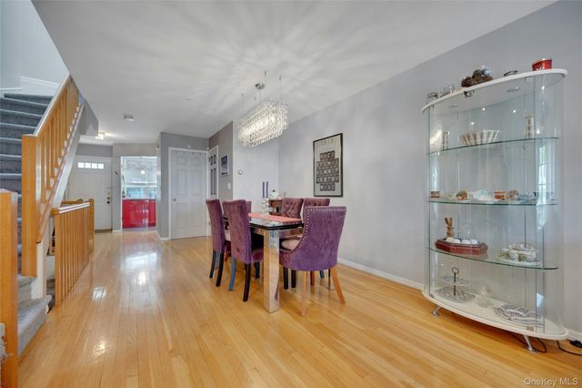 1102 Pondside Drive, White Plains, NY 10607