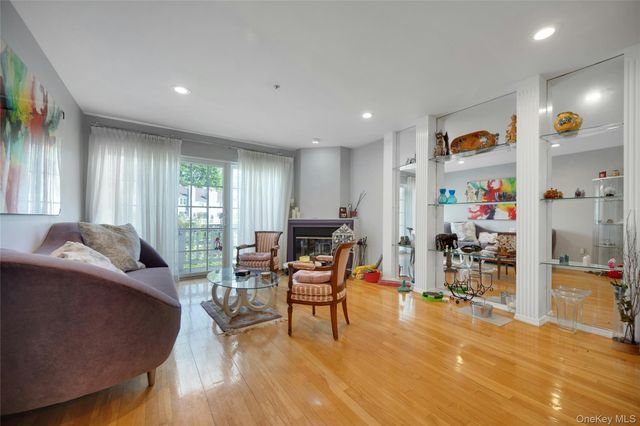 1102 Pondside Drive, White Plains, NY 10607