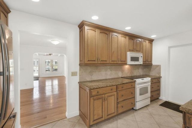 8502 SE Royal Street, Hobe Sound, FL 33455