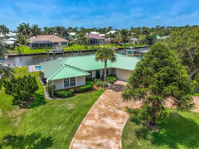 8502 SE Royal Street, Hobe Sound, FL 33455