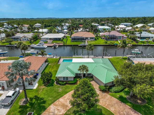 8502 SE Royal Street, Hobe Sound, FL 33455