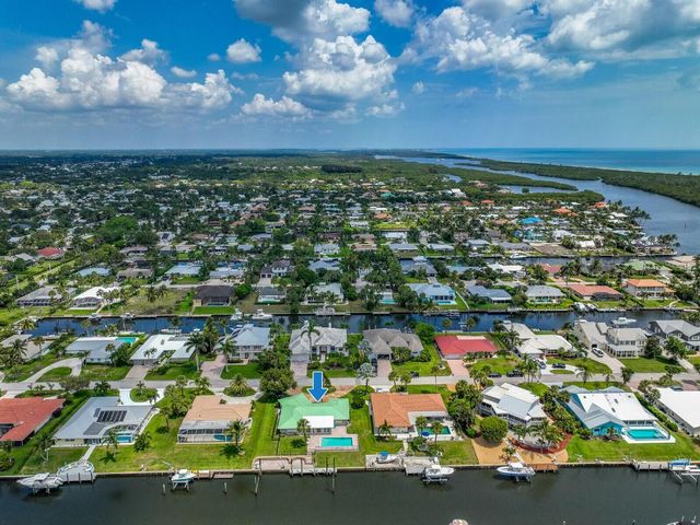 8502 SE Royal Street, Hobe Sound, FL 33455