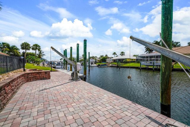 8502 SE Royal Street, Hobe Sound, FL 33455