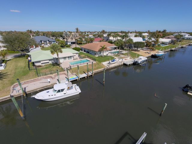 8502 SE Royal Street, Hobe Sound, FL 33455