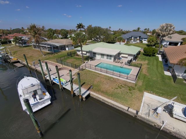 8502 SE Royal Street, Hobe Sound, FL 33455