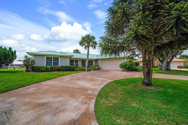 8502 SE Royal Street, Hobe Sound, FL 33455