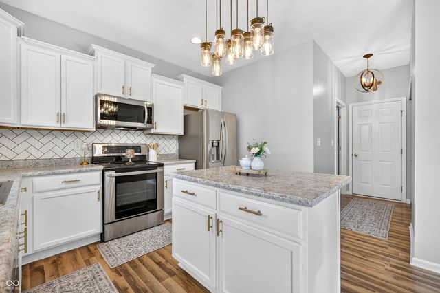 4372 Stubbington Lane, Indianapolis, IN 46239