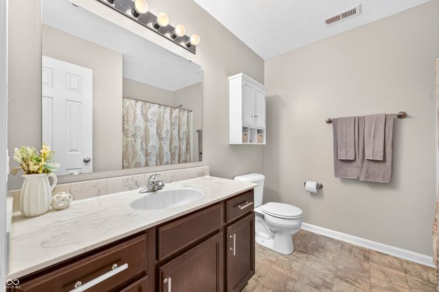 4372 Stubbington Lane, Indianapolis, IN 46239