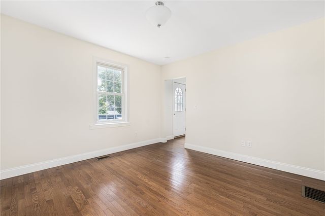 6 LARKSPUR Road, Warwick, RI 02886