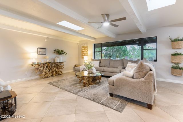 6040 W Peregrine Way, Tucson, AZ 85745