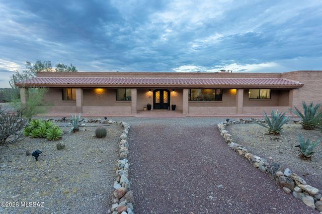 6040 W Peregrine Way, Tucson, AZ 85745
