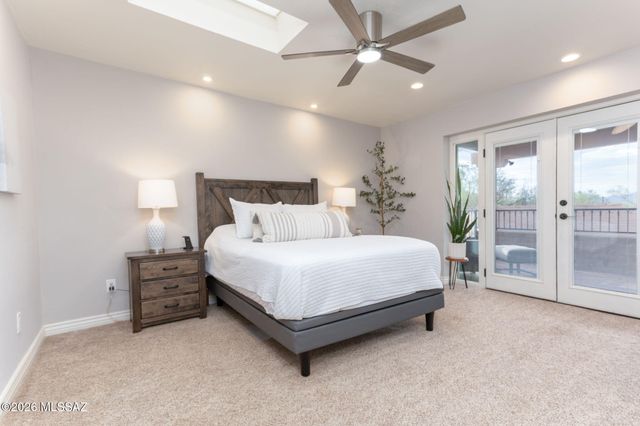 6040 W Peregrine Way, Tucson, AZ 85745