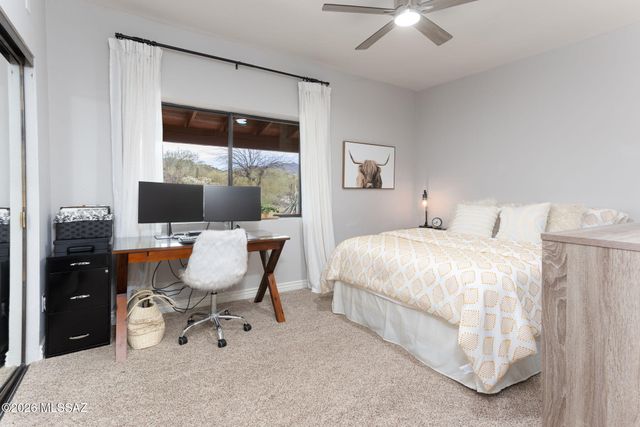 6040 W Peregrine Way, Tucson, AZ 85745