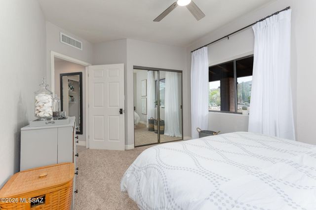 6040 W Peregrine Way, Tucson, AZ 85745