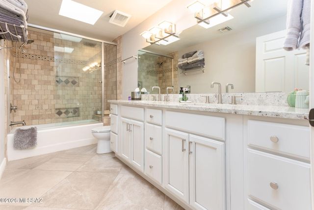 6040 W Peregrine Way, Tucson, AZ 85745