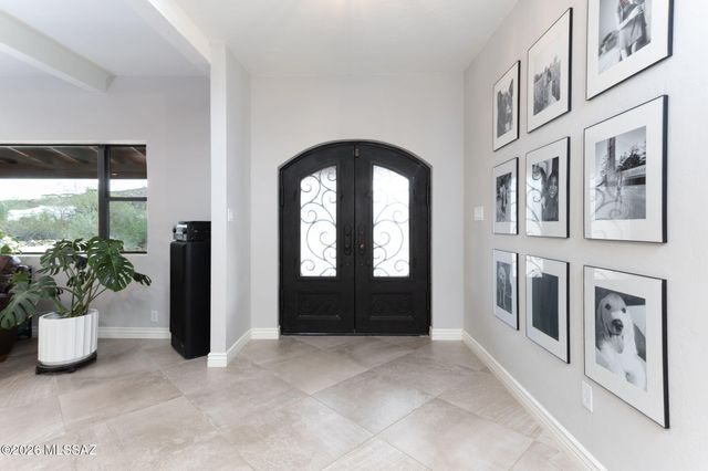 6040 W Peregrine Way, Tucson, AZ 85745
